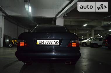 Седан Mercedes-Benz E-Class 1995 в Одессе