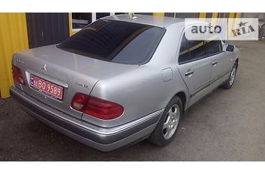 Седан Mercedes-Benz E-Class 1998 в Киеве