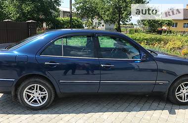 Седан Mercedes-Benz E-Class 1996 в Львове