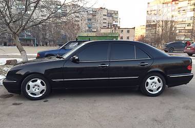 Седан Mercedes-Benz E-Class 2001 в Мариуполе