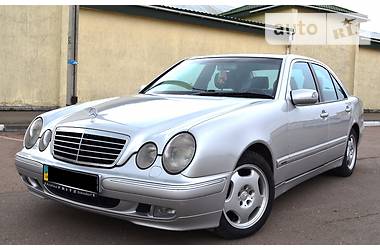 Седан Mercedes-Benz E-Class 2000 в Львове