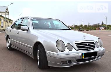 Седан Mercedes-Benz E-Class 2000 в Львове