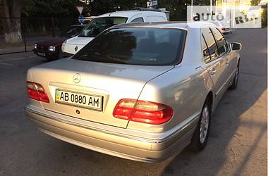 Седан Mercedes-Benz E-Class 2001 в Вінниці