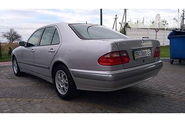 Седан Mercedes-Benz E-Class 2001 в Львове