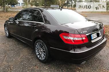 Седан Mercedes-Benz E-Class 2011 в Киеве