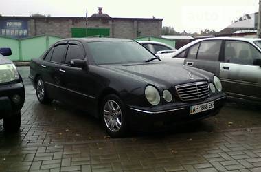 Седан Mercedes-Benz E-Class 2000 в Славянске