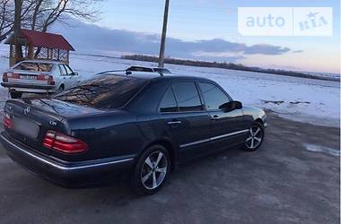 Седан Mercedes-Benz E-Class 2001 в Подволочиске