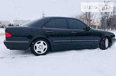 Седан Mercedes-Benz E-Class 2001 в Мариуполе