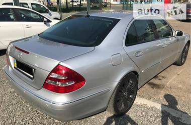 Седан Mercedes-Benz E-Class 2003 в Львові