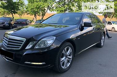 Седан Mercedes-Benz E-Class 2010 в Києві