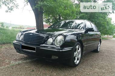 Седан Mercedes-Benz E-Class 2001 в Могилев-Подольске