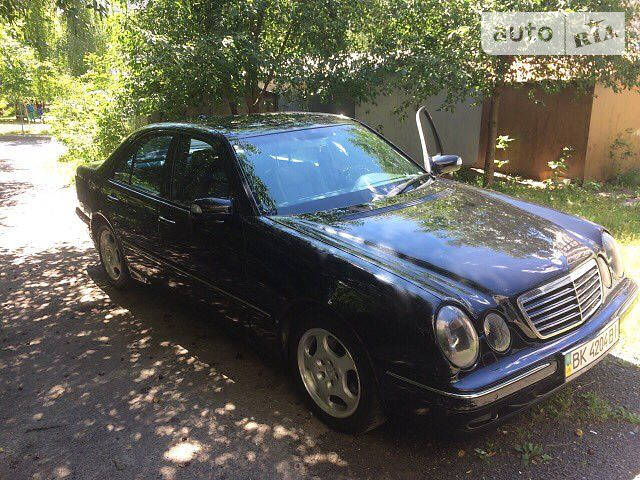 Седан Mercedes-Benz E-Class 2001 в Ровно