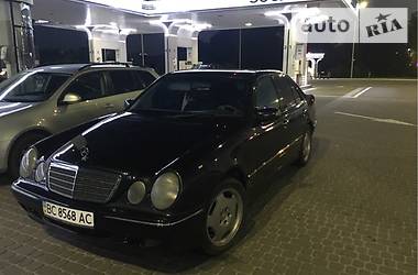 Седан Mercedes-Benz E-Class 2001 в Львове