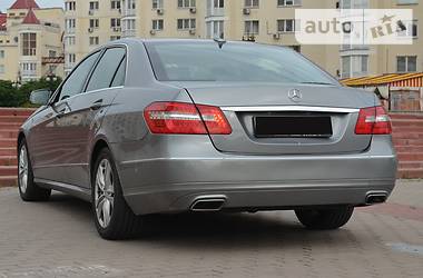 Седан Mercedes-Benz E-Class 2012 в Києві