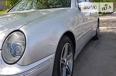 Седан Mercedes-Benz E-Class 2002 в Запоріжжі