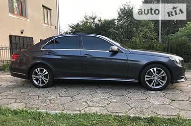 Седан Mercedes-Benz E-Class 2013 в Черновцах