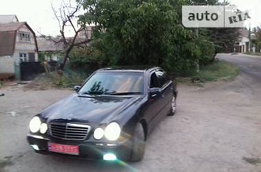 Седан Mercedes-Benz E-Class 2001 в Запорожье