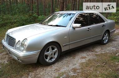 Седан Mercedes-Benz E-Class 1996 в Хмельницком