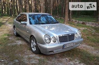 Седан Mercedes-Benz E-Class 1996 в Хмельницком