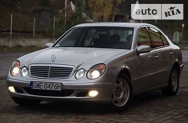 Седан Mercedes-Benz E-Class 2004 в Межгорье