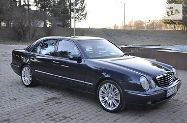 Седан Mercedes-Benz E-Class 2001 в Ровно