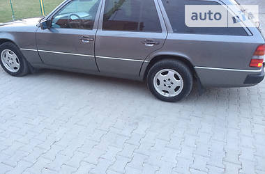 Універсал Mercedes-Benz E-Class 1994 в 