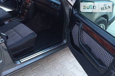 Універсал Mercedes-Benz E-Class 1994 в 