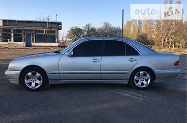 Седан Mercedes-Benz E-Class 2002 в 