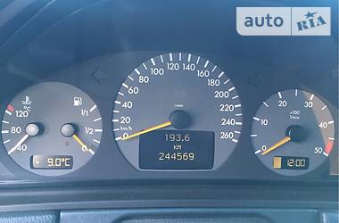 Седан Mercedes-Benz E-Class 2002 в 