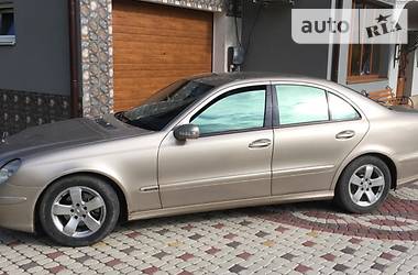 Седан Mercedes-Benz E-Class 2002 в Черновцах