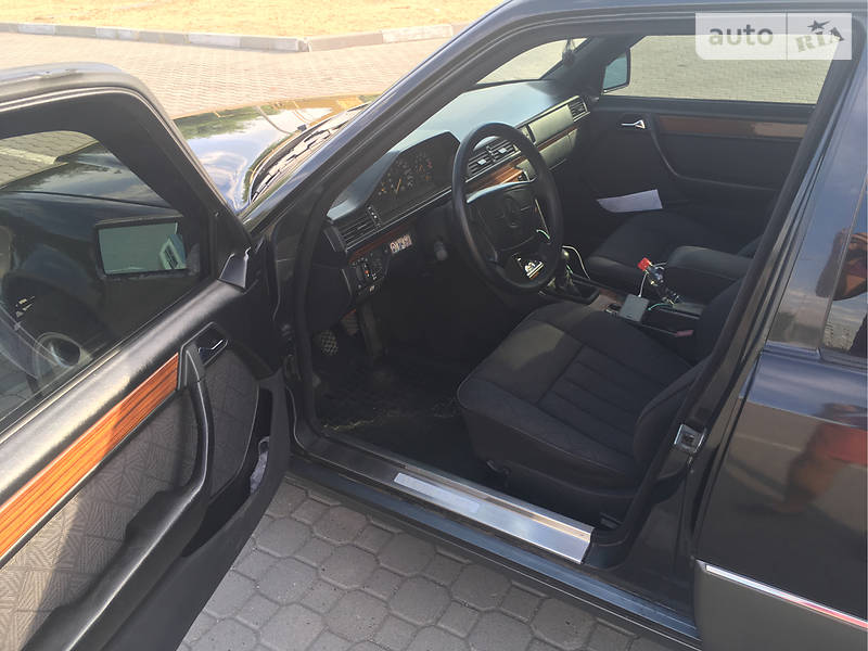 Седан Mercedes-Benz E-Class 1994 в Запоріжжі