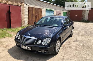 Седан Mercedes-Benz E-Class 2003 в Луцке