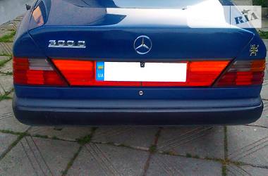 Седан Mercedes-Benz E-Class 1985 в 