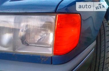 Седан Mercedes-Benz E-Class 1985 в 