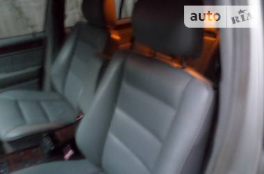 Седан Mercedes-Benz E-Class 1989 в 