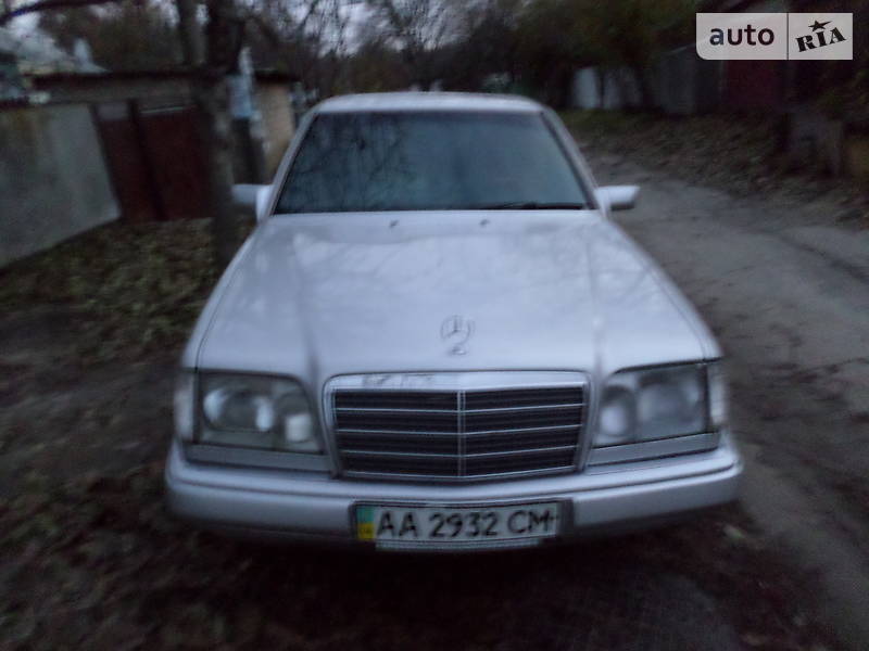 Седан Mercedes-Benz E-Class 1989 в Києві