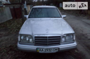 Седан Mercedes-Benz E-Class 1989 в 