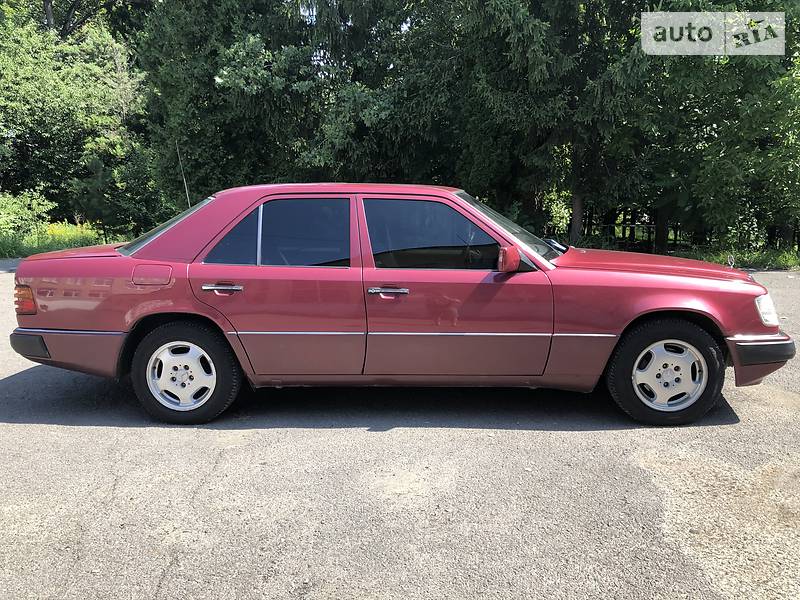 Седан Mercedes-Benz E-Class 1993 в Ужгороді фото 3 Седан Mercedes-Benz E-Class 1993 в Ужгороді