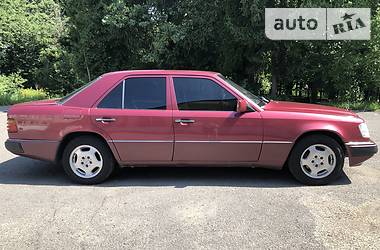 Седан Mercedes-Benz E-Class 1993 в 