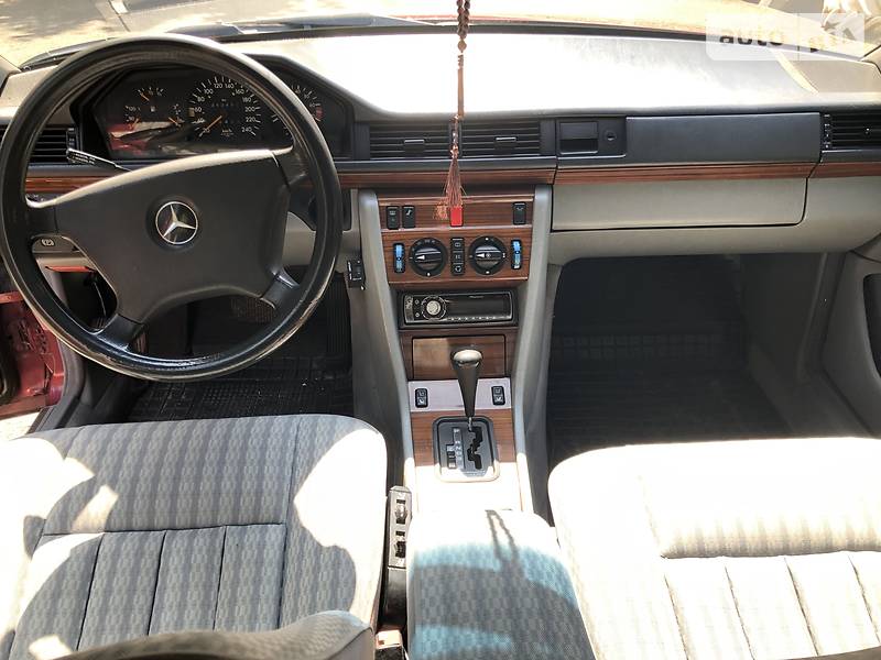 Седан Mercedes-Benz E-Class 1993 в Ужгороді фото 13 Седан Mercedes-Benz E-Class 1993 в Ужгороді
