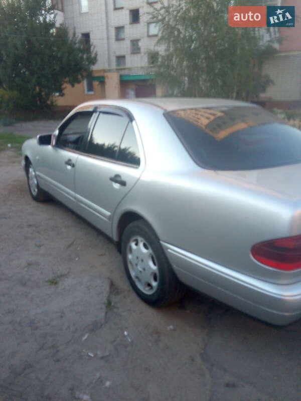 Седан Mercedes-Benz E-Class 1998 в Черкассах