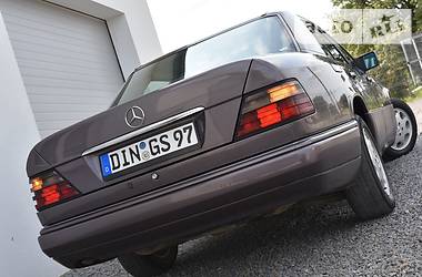 Седан Mercedes-Benz E-Class 1995 в Дрогобыче