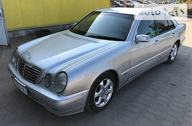 Седан Mercedes-Benz E-Class 2001 в Львове