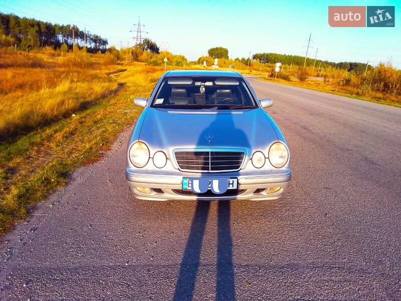 Седан Mercedes-Benz E-Class 1999 в Полонному
