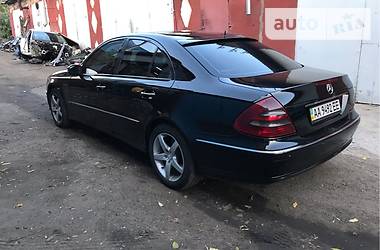 Седан Mercedes-Benz E-Class 2004 в Киеве