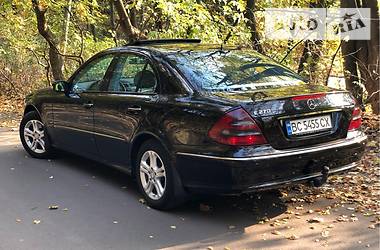 Седан Mercedes-Benz E-Class 2003 в Львове