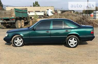 Хетчбек Mercedes-Benz E-Class 1994 в Іршаві