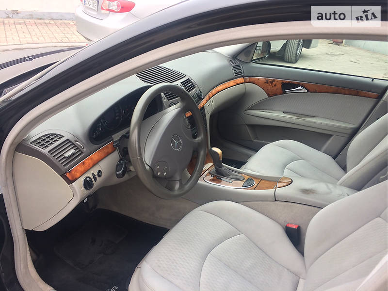 Седан Mercedes-Benz E-Class 2003 в Кам'янець-Подільському