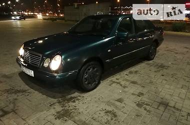 Седан Mercedes-Benz E-Class 1997 в Києві