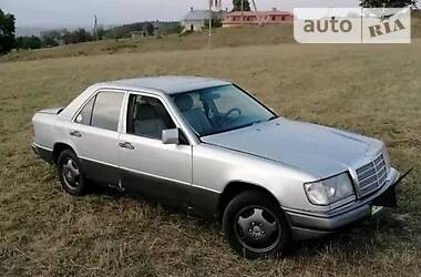 Седан Mercedes-Benz E-Class 1992 в Івано-Франківську